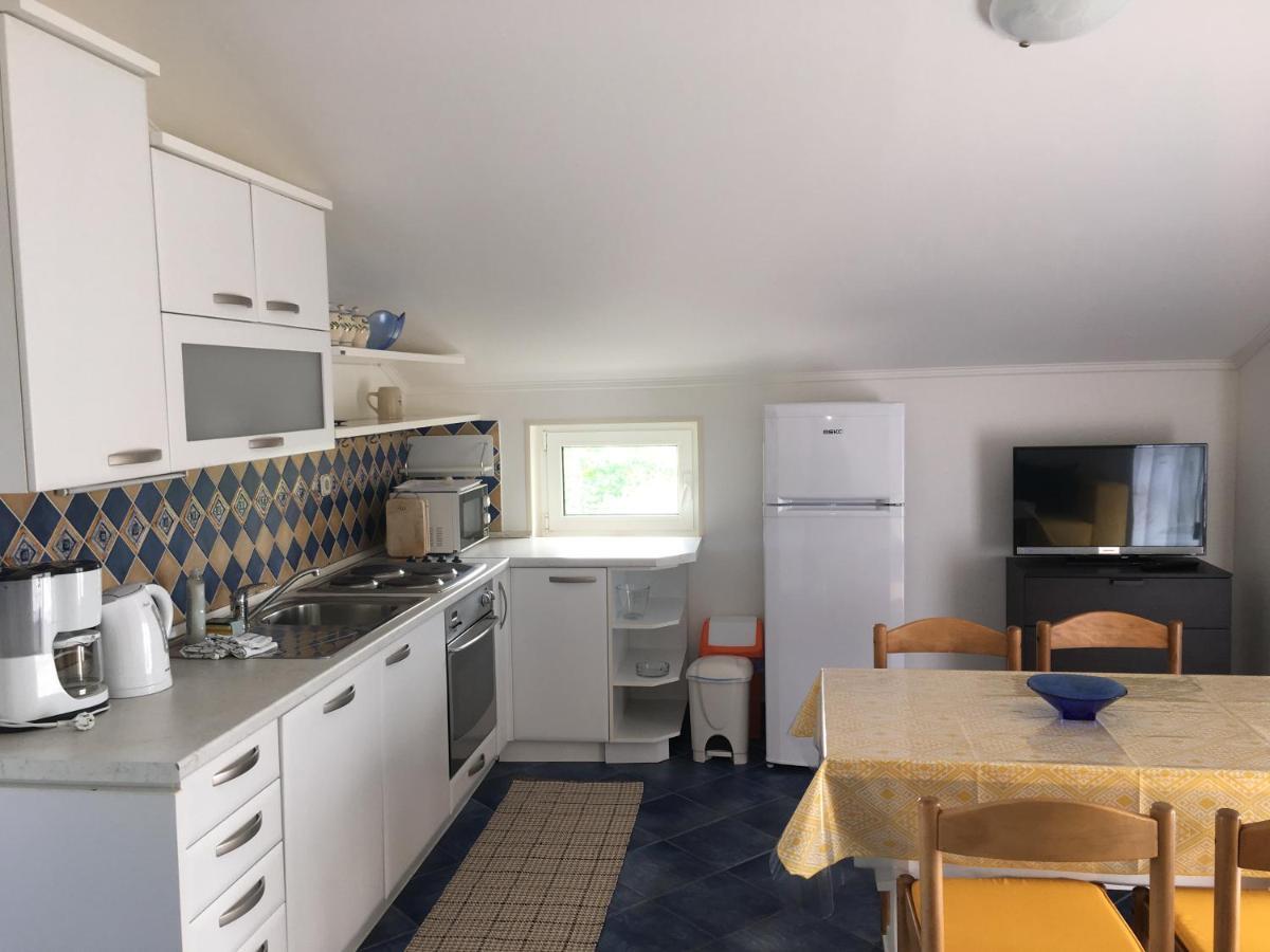 Apartments Mikelic Kampor Ngoại thất bức ảnh