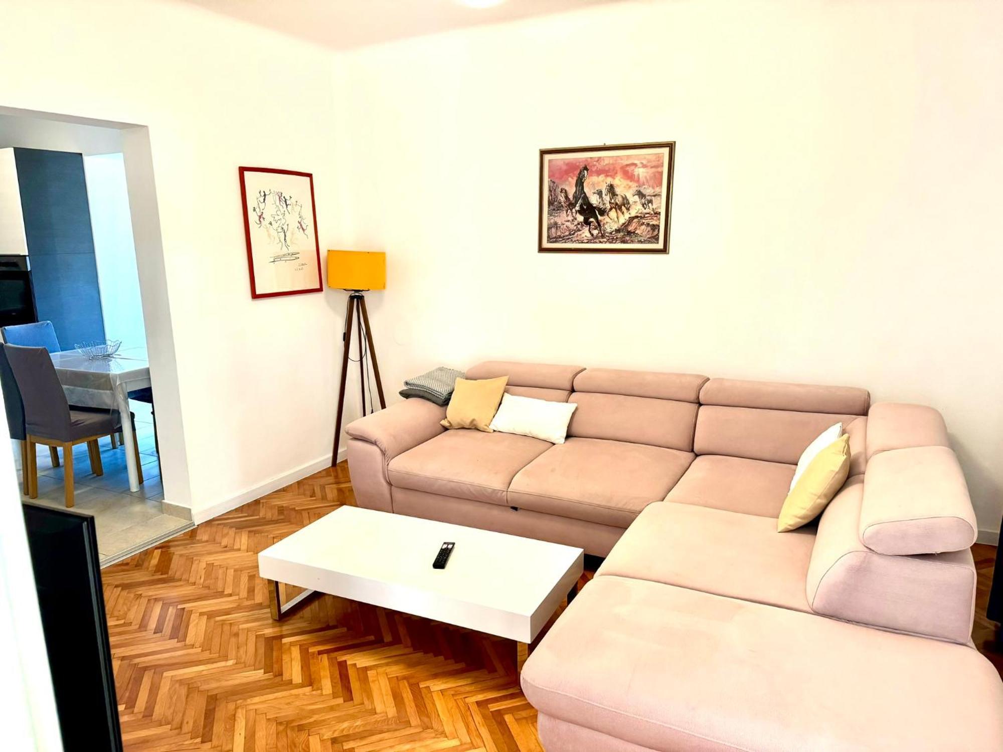 Apartments Mikelic Kampor Ngoại thất bức ảnh