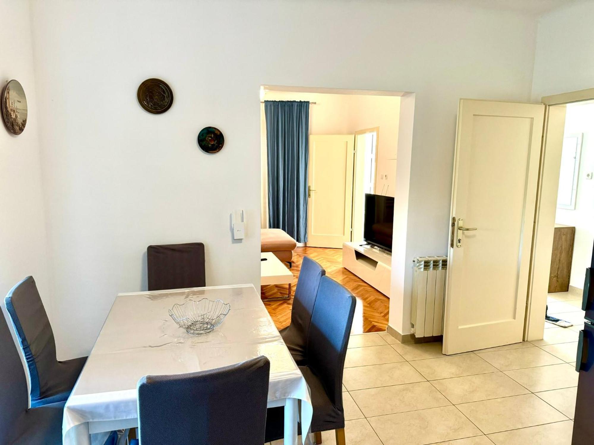 Apartments Mikelic Kampor Ngoại thất bức ảnh