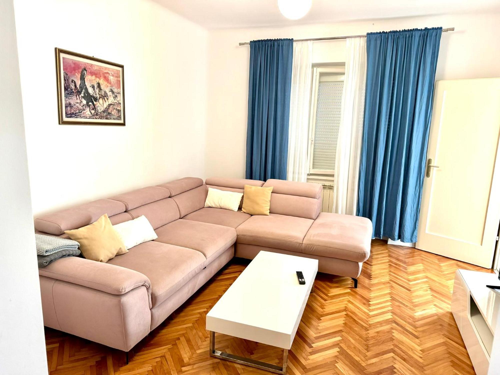 Apartments Mikelic Kampor Ngoại thất bức ảnh