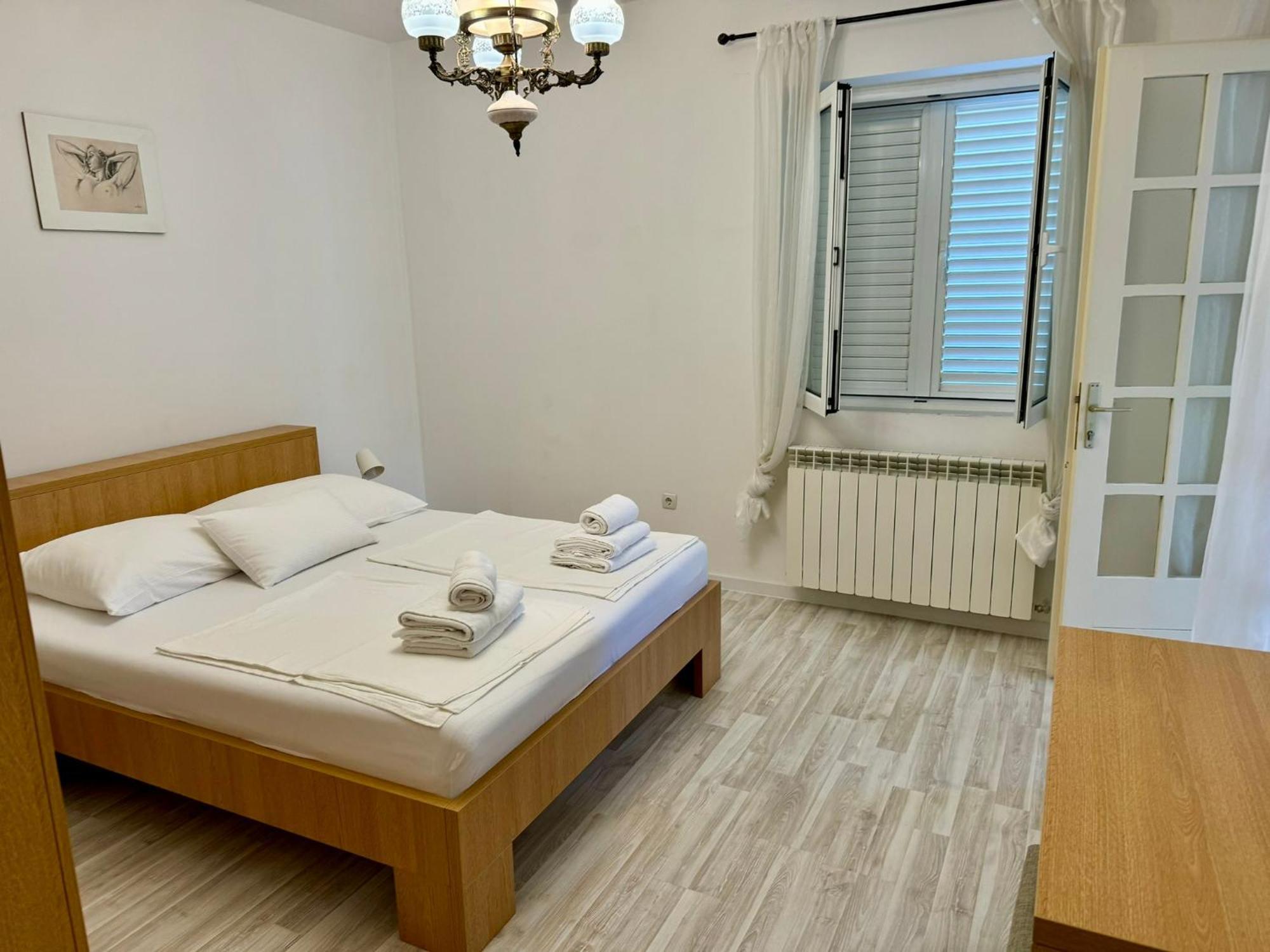 Apartments Mikelic Kampor Ngoại thất bức ảnh